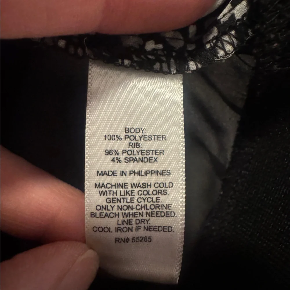 Express Monochrome Patterned Blouse - Picture 5 of 8